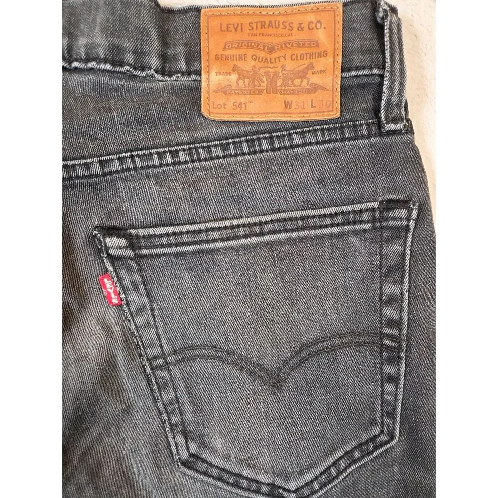 Levi’s Premium 541 Athletic Taper Jeans Men’s 31x30 Black Distressed Stretch